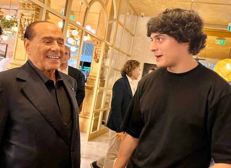 Berlusconi Incontra Fedez E Chiara Ferragni Al Ristorante: "Più Famoso ...