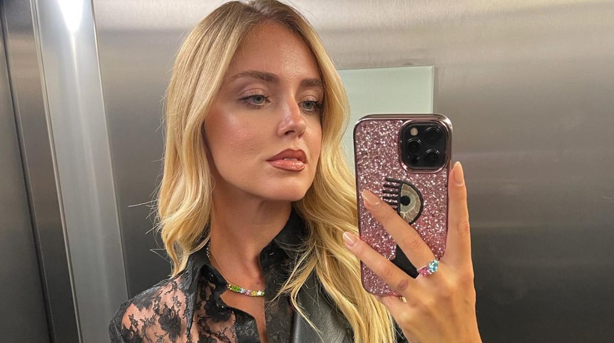 Chiara Ferragni Posa In Intimo Pioggia Di Critiche