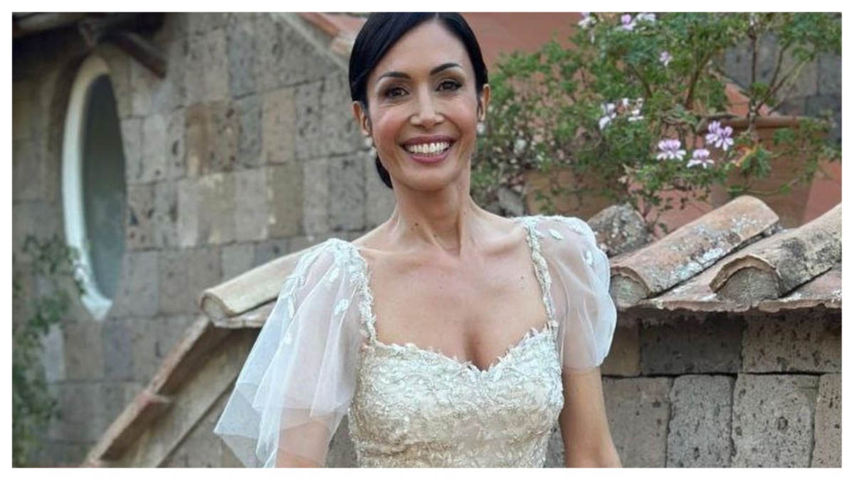 Mara Carfagna, ecco l’abito da sposa indossato per il suo matrimonio con Alessandro Ruben