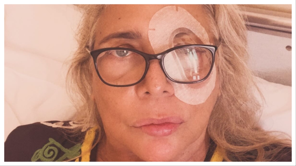 Mara Venier in clinica con l’occhio bendato: fan in allarme
