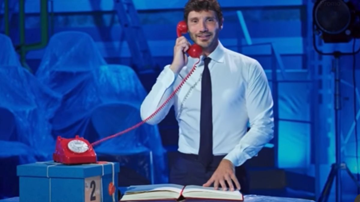 Stefano De Martino pubblica il promo di “Affari tuoi”: ecco tutte le novità