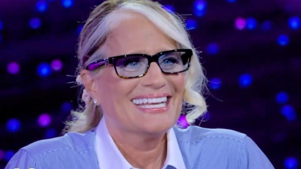 Heather Parisi parla dei figli a “Verissimo” e svela: “Non vedo l’ora di conoscere mio nipote”