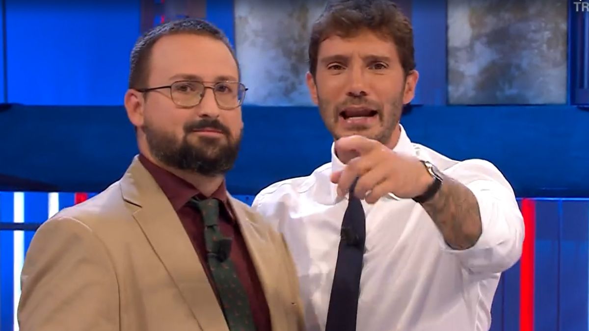 “Affari Tuoi”, nella puntata di ieri Tony cerca l’amore: “Chi mi vuole, mi scelga”